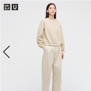 Neutral cropped sweatshirt from Uniqlo in size US M.